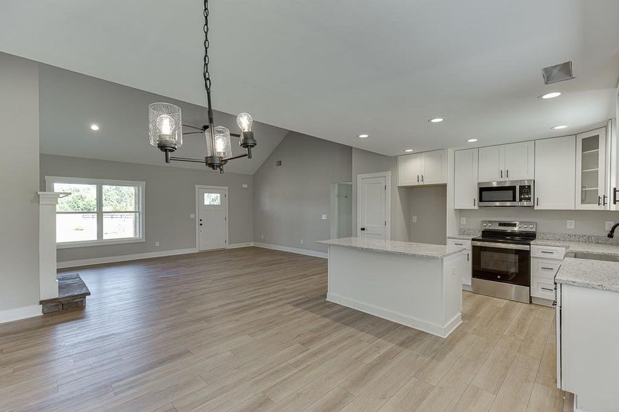 Spacious, unfurnished interior of a new home in , Hartwell (Image 16).