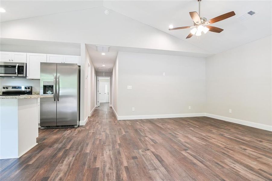 Spacious, unfurnished interior of a new home in , Dahlonega (Image 24).