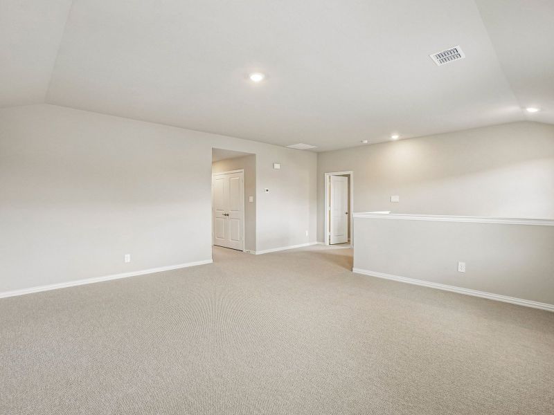 Spacious, unfurnished interior of a new home in Eastridge - Signature Series, McKinney (Image 17).