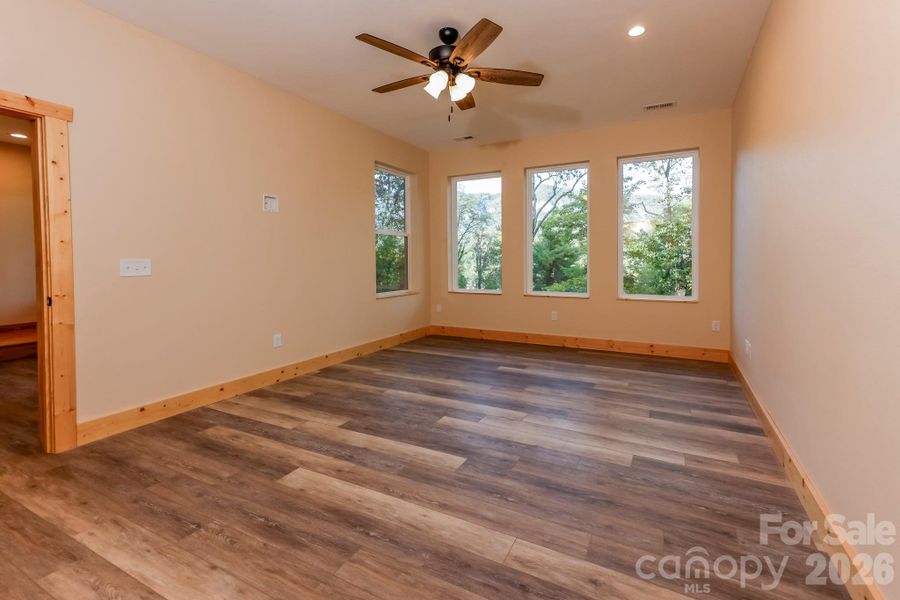 Spacious, unfurnished interior of a new home in , Lake Lure (Image 29).