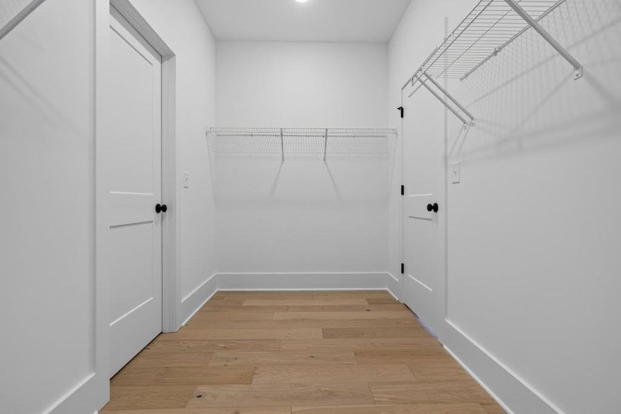 Spacious, unfurnished interior of a new home in Livingstone Park, Kennesaw (Image 13).
