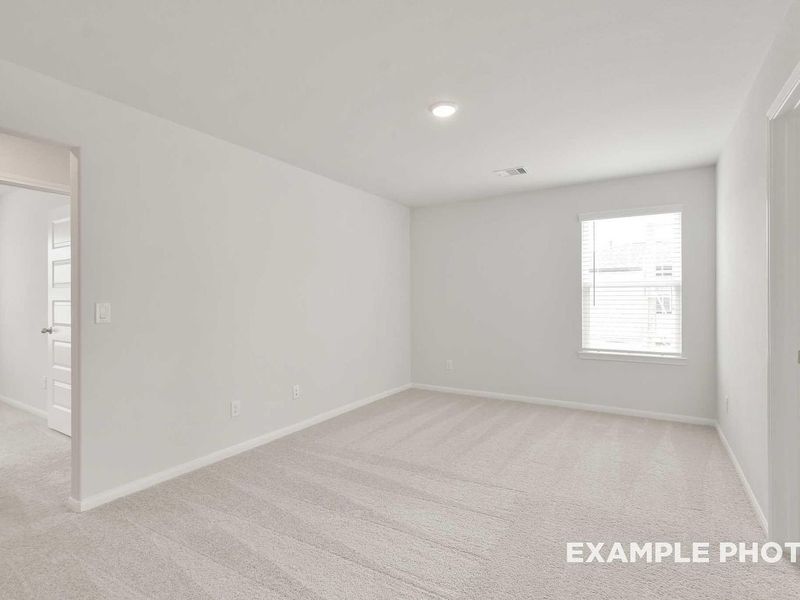 Spacious, unfurnished interior of a new home in Caney Creek Place, Conroe (Image 25).