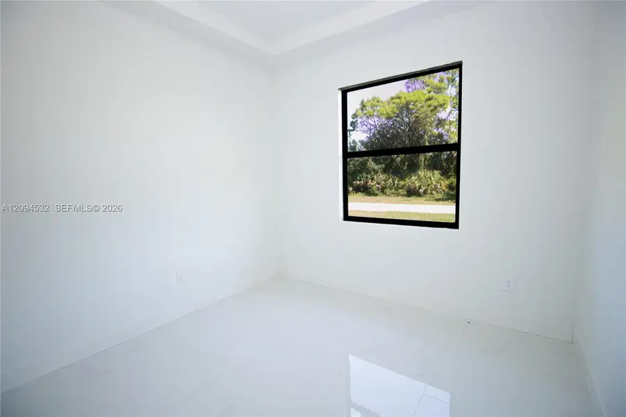Spacious, unfurnished interior of a new home in , Lehigh Acres (Image 30).