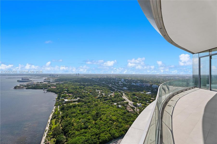 Condo located in Miami, FL showcasing its design and architecture (Image 3). Condo located in Miami, FL showcasing its design and architecture (Image 3).