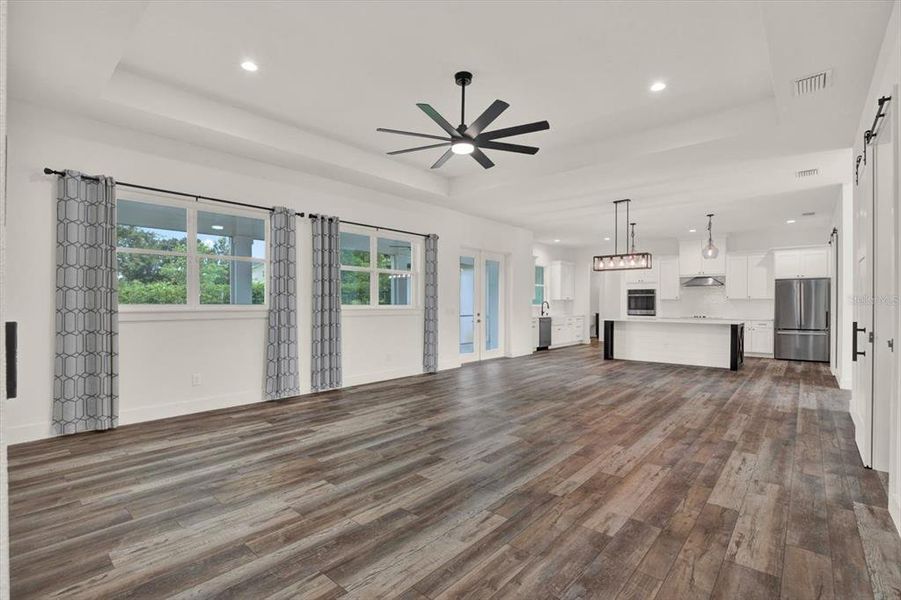 Spacious, unfurnished interior of a new home in , Dade City (Image 42). Spacious, unfurnished interior of a new home in , Dade City (Image 42).