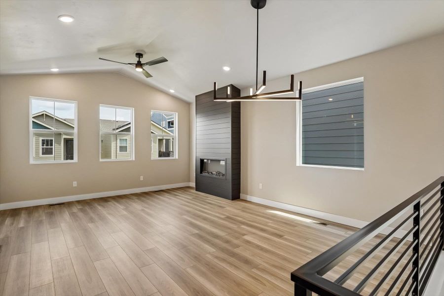 Spacious, unfurnished interior of a new home in Pony Park, Colorado Springs (Image 11).