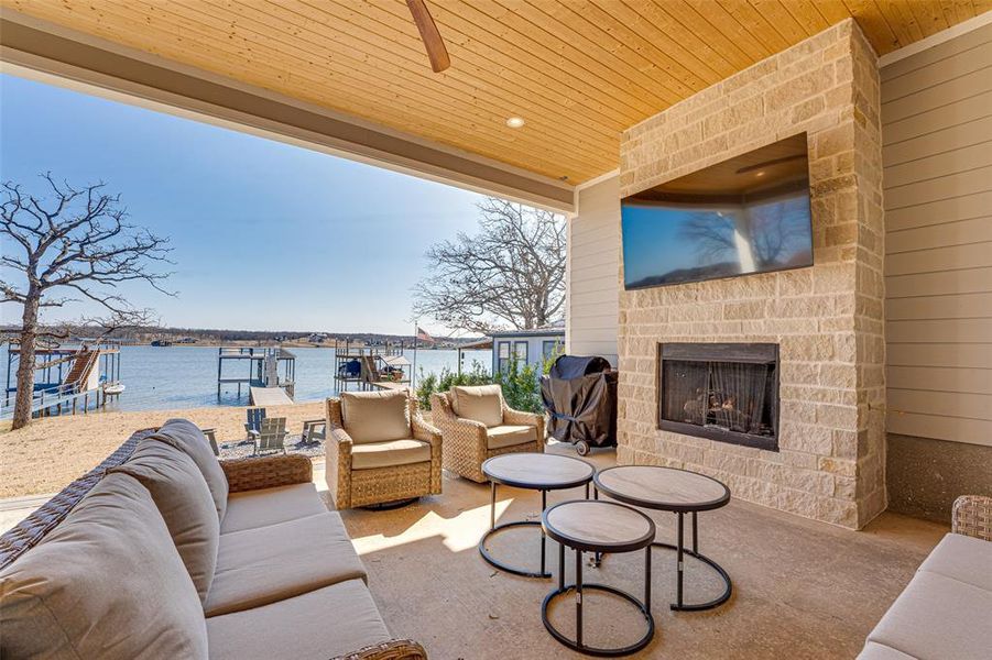 Exterior details and patio area of a home in , Eustace (Image 26).