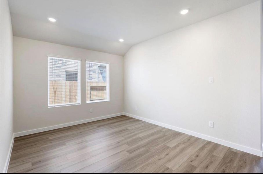 Spacious, unfurnished interior of a new home in Wall Street Village, Richmond (Image 40).