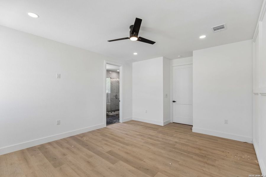 Spacious, unfurnished interior of a new home in , Horseshoe Bay (Image 34). Spacious, unfurnished interior of a new home in , Horseshoe Bay (Image 34).