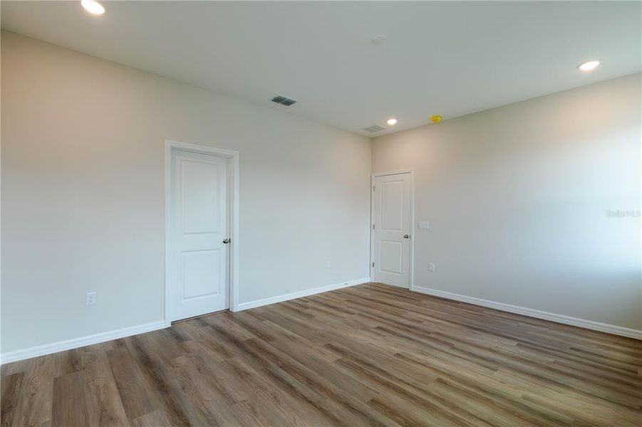 Spacious, unfurnished interior of a new home in , Leesburg (Image 23). Spacious, unfurnished interior of a new home in , Leesburg (Image 23).