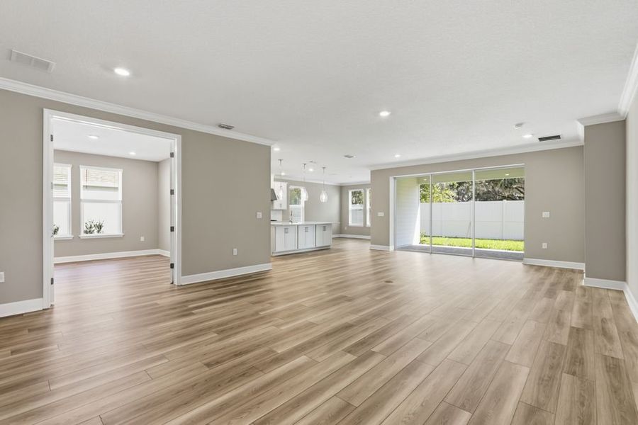 Spacious, unfurnished interior of a new home in Headwaters at Lofton Creek, Yulee (Image 28).