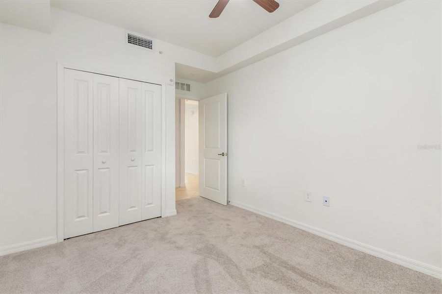 Spacious, unfurnished interior of a new home in , Venice (Image 27).