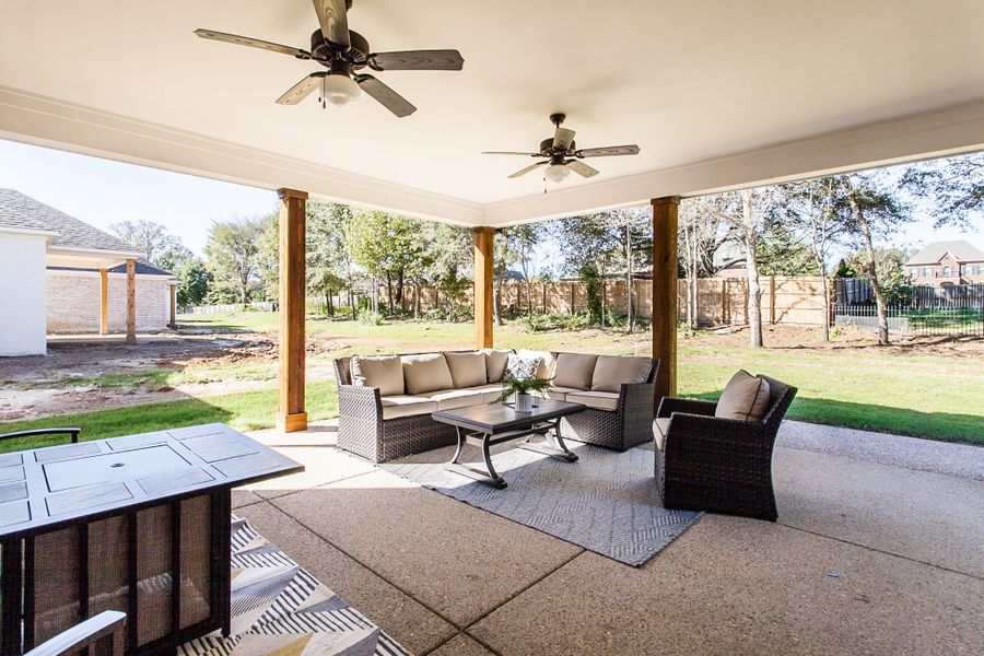 Representative furnished interior of a home built from the Townsend by Grant & Co in Lockwood, Collierville (Image 33).
