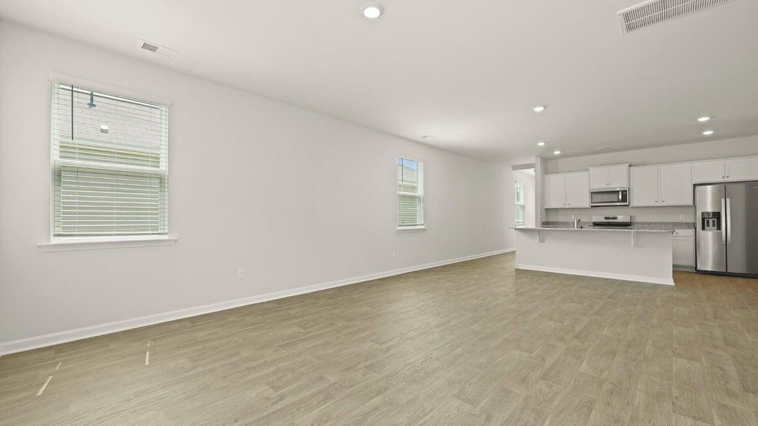 Spacious, unfurnished interior of a new home in , Summerville (Image 16).