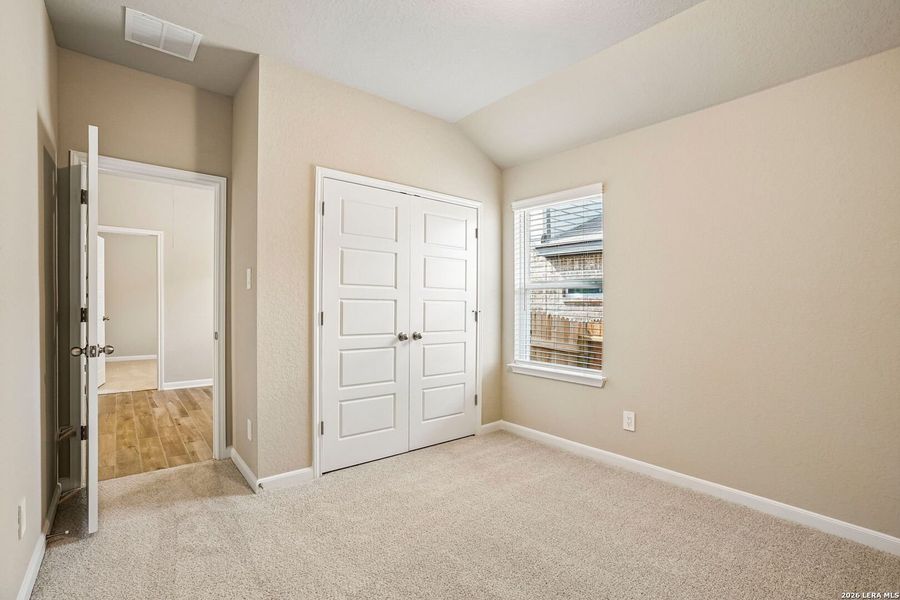 Spacious, unfurnished interior of a new home in Sagebrooke - Premier Series, San Antonio (Image 18).