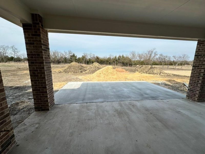 Exterior details and patio area of a home in Fannin Ranch, Leonard (Image 8).