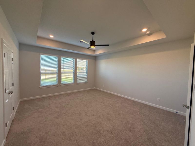 Spacious, unfurnished interior of a new home in Wellborn Settlement, College Station (Image 15).