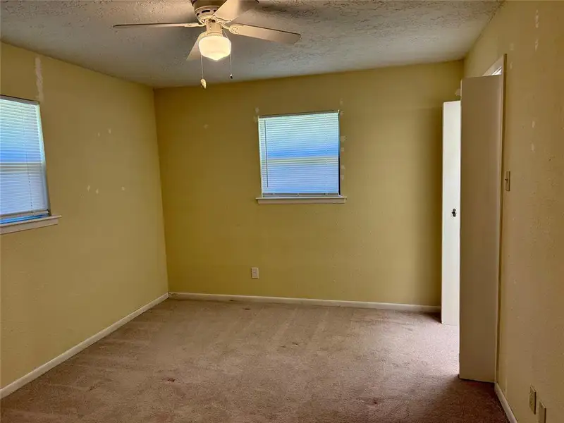 Spacious, unfurnished interior of a new home in , Whitney (Image 11).