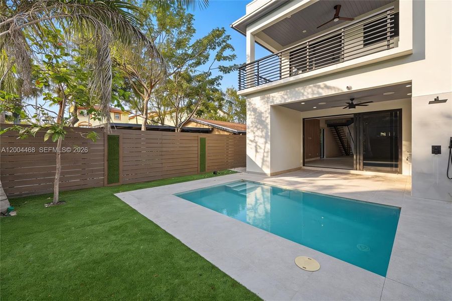 Exterior details and patio area of a home in , Fort Lauderdale (Image 22).