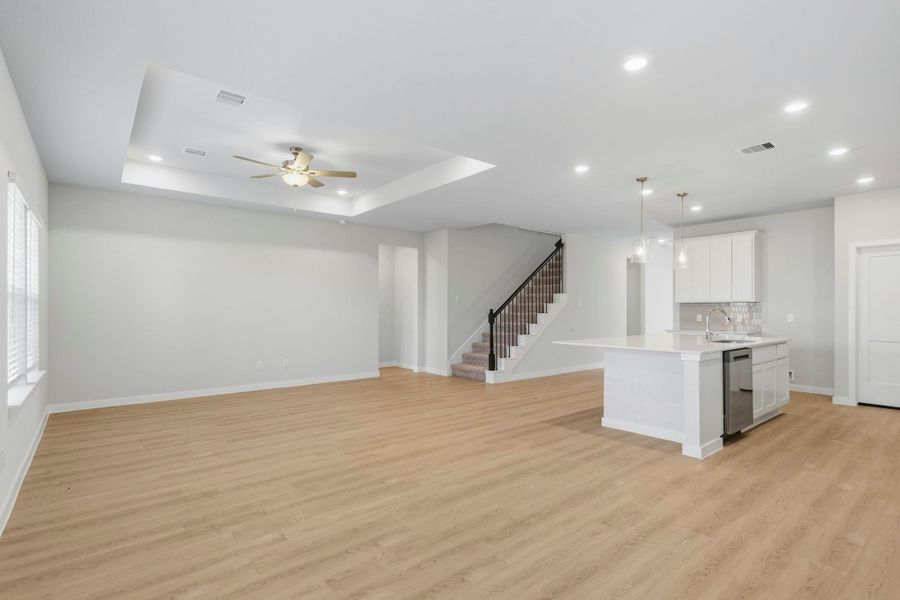Spacious, unfurnished interior of a new home in Sunterra Lakes, Brookshire (Image 16).