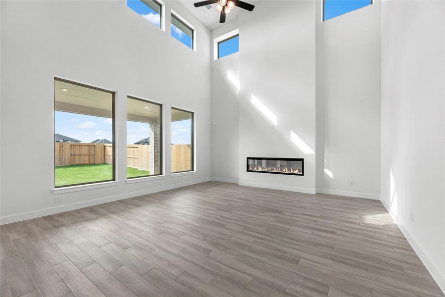 Spacious, unfurnished interior of a new home in Candela, Richmond (Image 23).