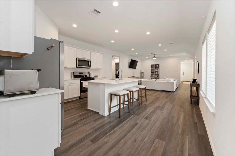 Furnished interior view inside a new home in Sunterra, Katy (Image 16). Furnished interior view inside a new home in Sunterra, Katy (Image 16).