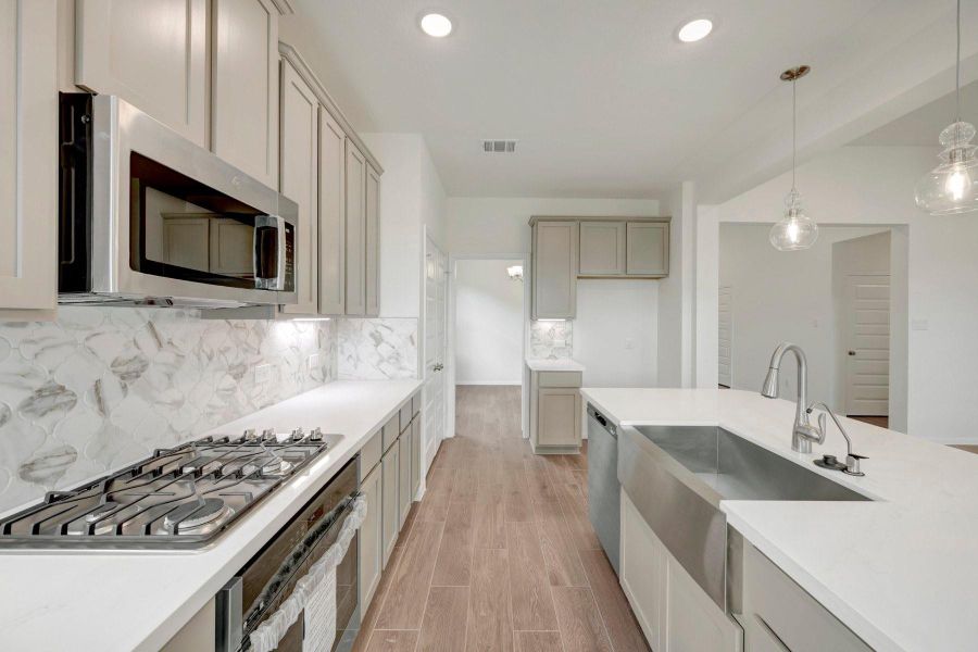 Gorgeous kitchen (*Photo not of actual home and used for illustration purposes only.) Gorgeous kitchen (*Photo not of actual home and used for illustration purposes only.)