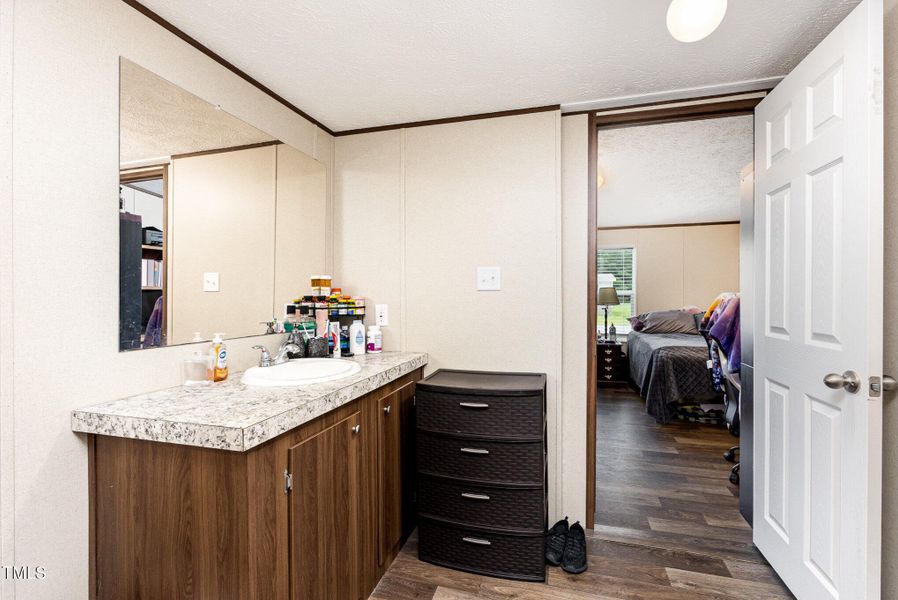 017_cj4a6419-edit_880