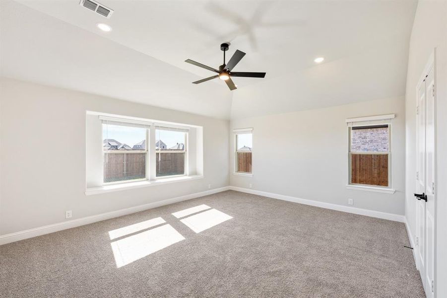 Spacious, unfurnished interior of a new home in Villages of Walnut Grove, Midlothian (Image 14).