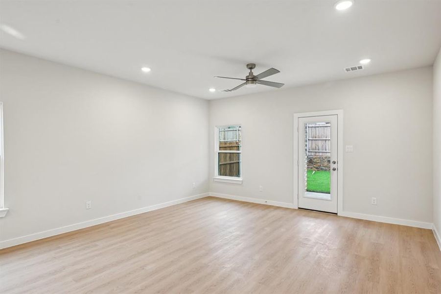 Spacious, unfurnished interior of a new home in Summerwood Estates, Red Oak (Image 24). Spacious, unfurnished interior of a new home in Summerwood Estates, Red Oak (Image 24).