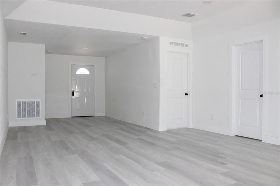 Spacious, unfurnished interior of a new home in , Spring Hill (Image 29).