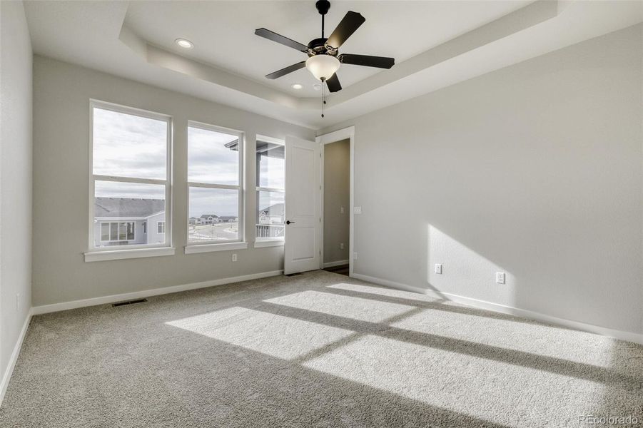 Spacious, unfurnished interior of a new home in Sterling Ranch Homestead, Colorado Springs (Image 14).