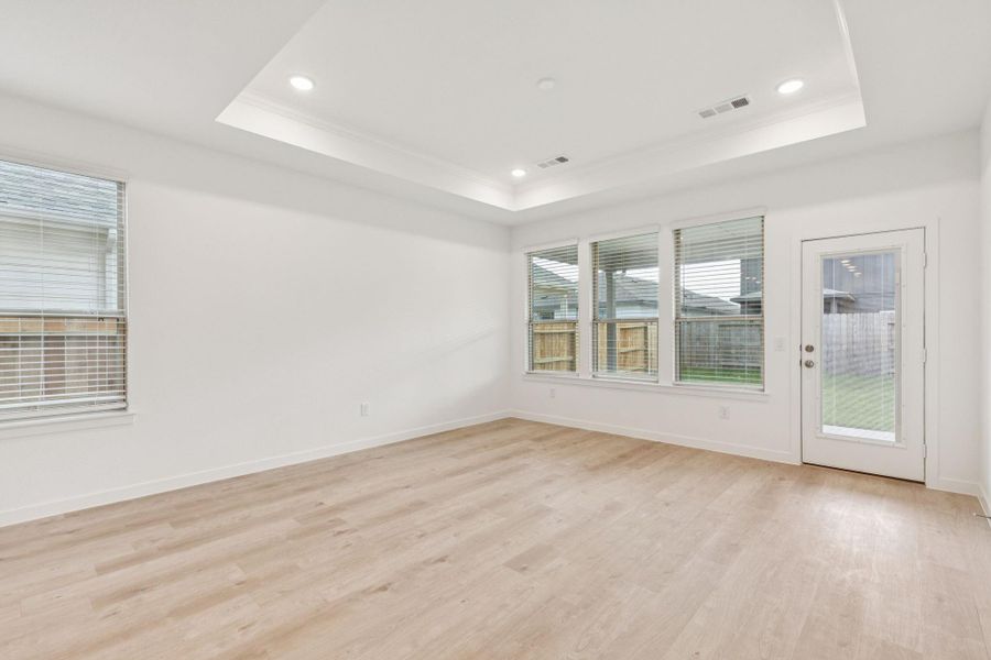 Spacious, unfurnished interior of a new home in Mavera, Conroe (Image 21).