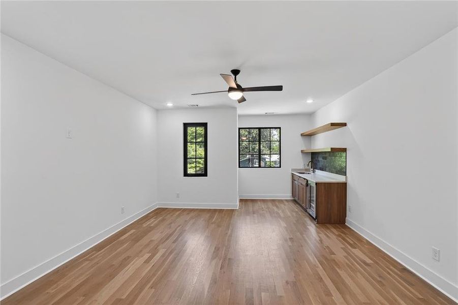 Spacious, unfurnished interior of a new home in , Roswell (Image 23).