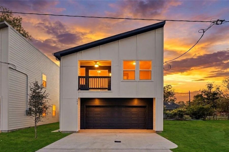 400 sq ft 2 car garage and great size driveway 400 sq ft 2 car garage and great size driveway