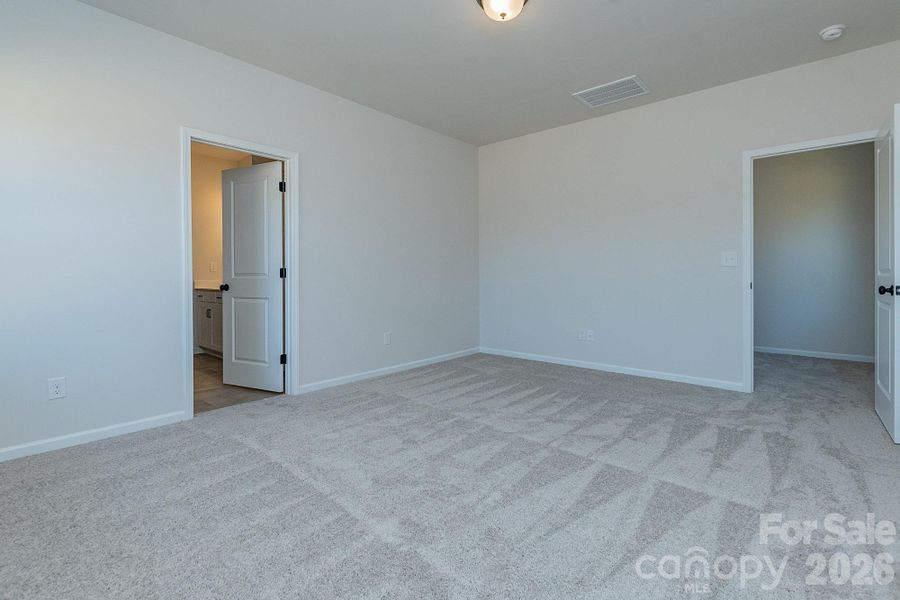 Spacious, unfurnished interior of a new home in Cedar Meadows, Monroe (Image 19).