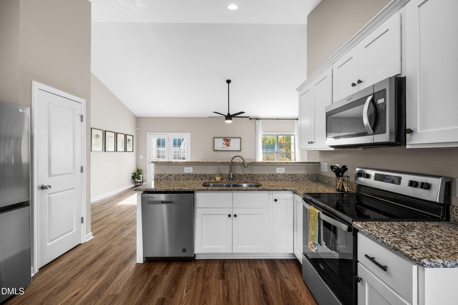 12 -4716 lord james pl, interior, kitche 12 -4716 lord james pl, interior, kitche