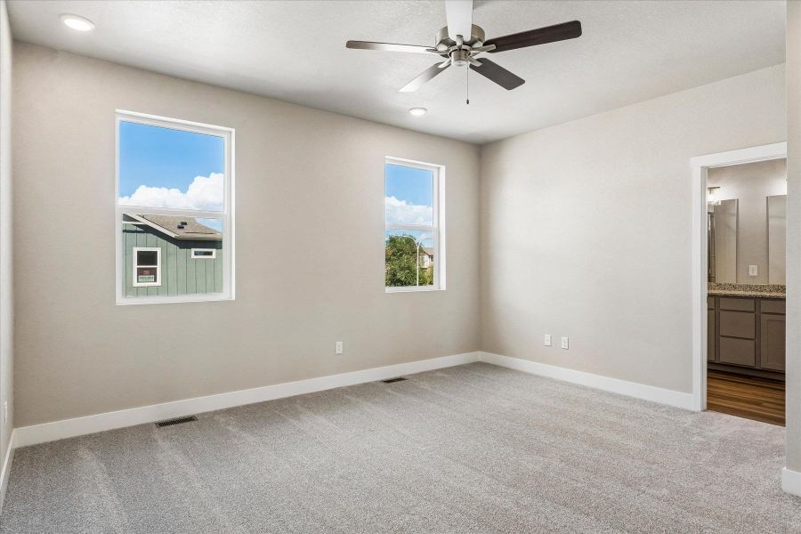 Spacious, unfurnished interior of a new home in Pony Park, Colorado Springs (Image 14).