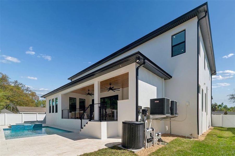 Exterior details and patio area of a home in , Tampa (Image 35).