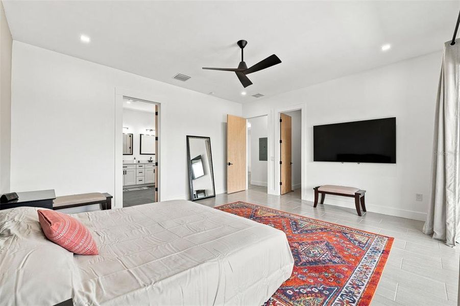 Furnished interior view inside a new home in , Port Richey (Image 37).