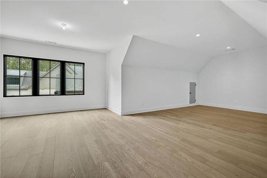 Spacious, unfurnished interior of a new home in , Milton (Image 50).