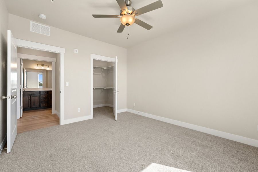 Spacious, unfurnished interior of a new home in The Lakes at Centerra, Loveland (Image 12).