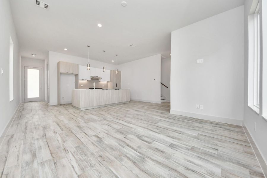 living room/dining