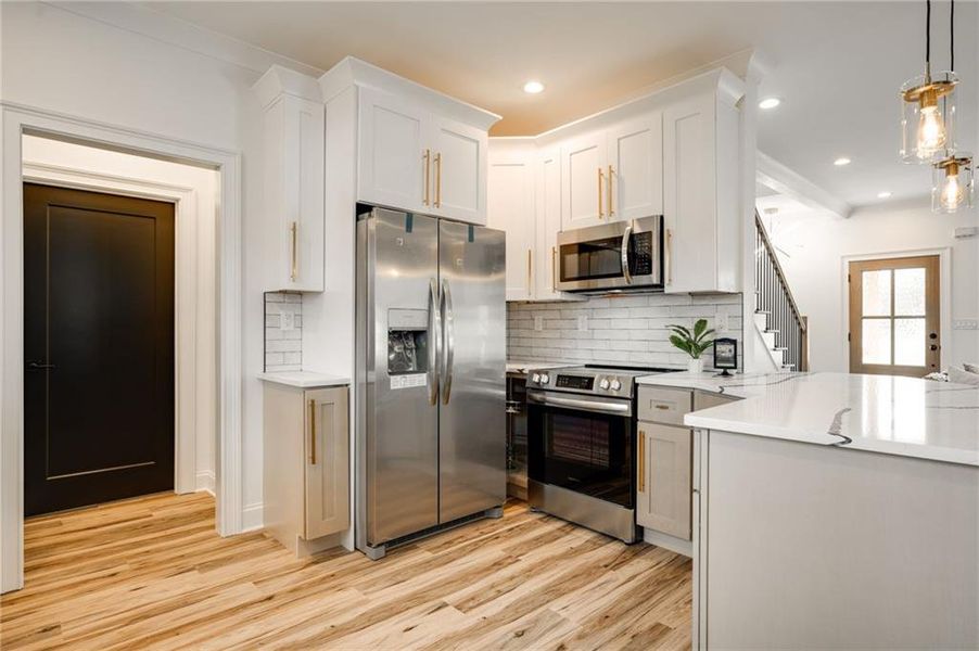 Furnished interior view inside a new home in , Rossville (Image 9).