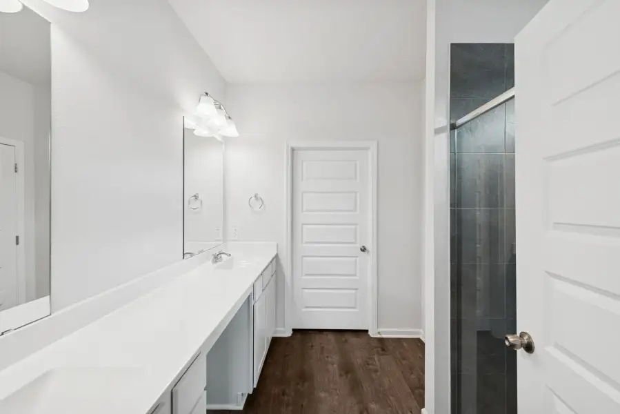 Furnished interior view inside a new home in Sierra Vista, Rosharon (Image 10).