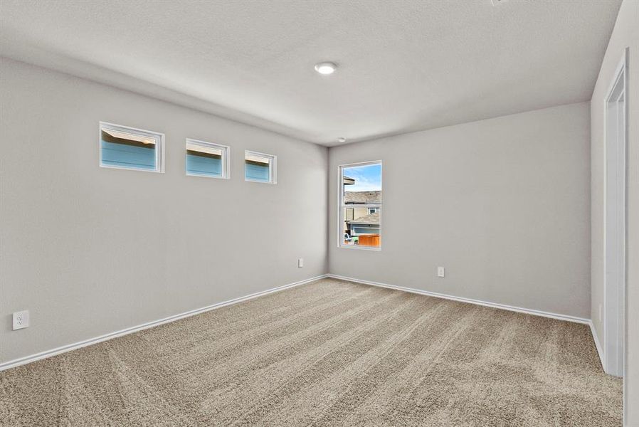 Spacious, unfurnished interior of a new home in Orchard Village, Fort Worth (Image 24).