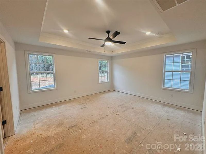 Spacious, unfurnished interior of a new home in Village at Parkside, Gastonia (Image 8).