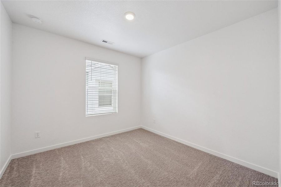 Spacious, unfurnished interior of a new home in Horizon Uptown, Aurora (Image 20).