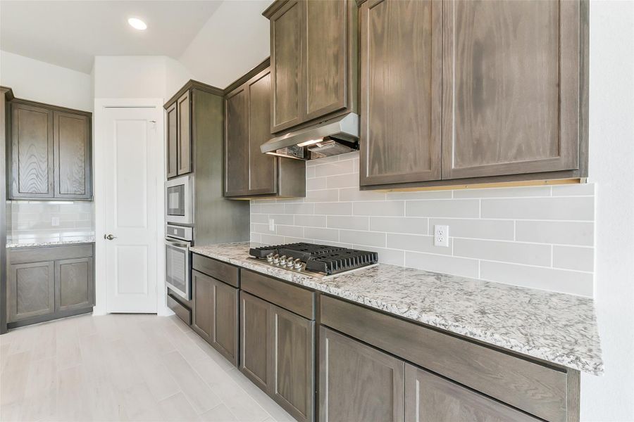 Furnished interior view inside a new home in , Texas City (Image 8).