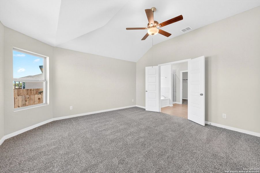 Spacious, unfurnished interior of a new home in Winding Brook, San Antonio (Image 18).